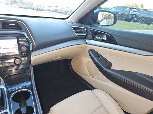 Used 2017 Nissan Maxima 3.5 SV image 10