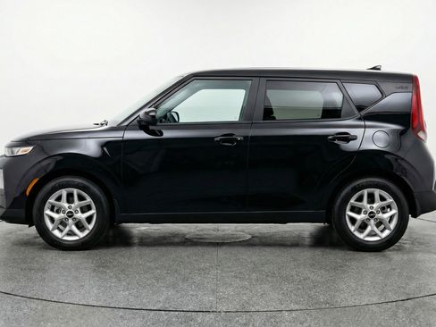 Used 2025 Kia Soul LX w/ LX Technology Package image 5