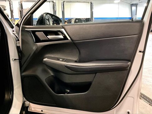 Used 2024 Mitsubishi Outlander SE AWD/4WD image 12