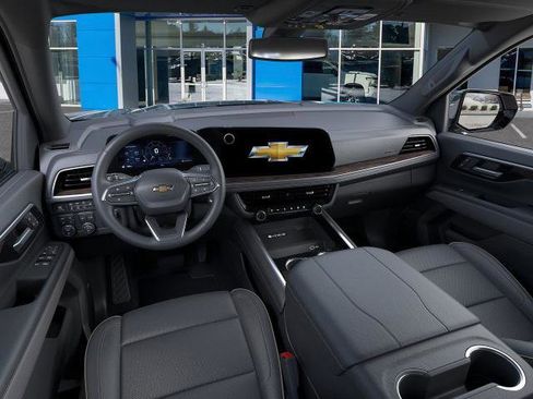 New 2026 Chevrolet Suburban Premier image 15