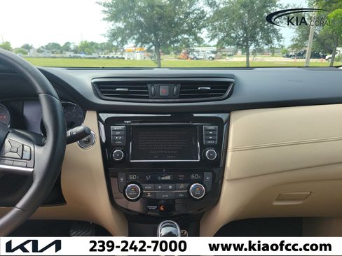Used 2020 Nissan Rogue SL w/ Premium Package FWD image 20
