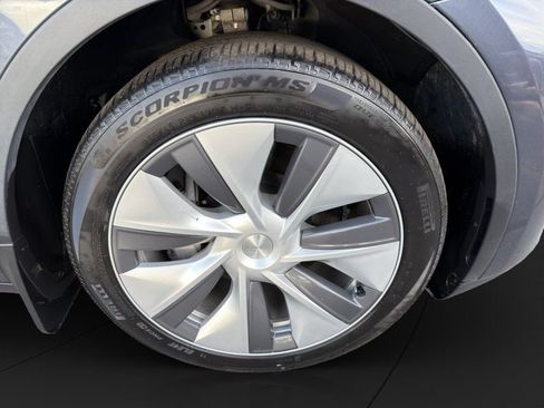 Used 2023 Tesla Model Y Long Range AWD/4WD image 24