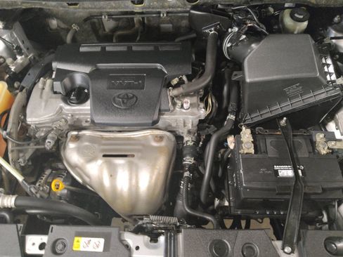 Used 2018 Toyota RAV4 LE w/ All Weather Liner Package FWD image 30