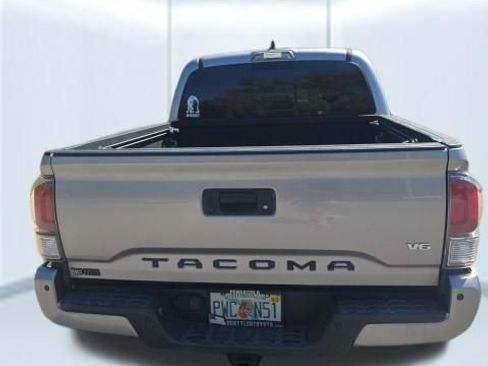 Used 2021 Toyota Tacoma TRD Sport w/ Technology Package image 14