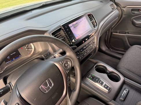 Used 2023 Honda Ridgeline Sport image 16