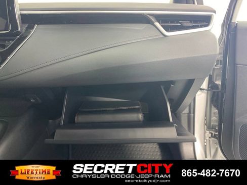 Used 2025 Toyota Corolla SE FWD image 29