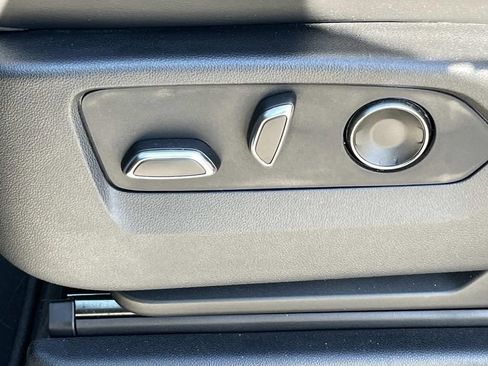 Used 2021 Cadillac Escalade Premium Luxury w/ Performance Package image 27