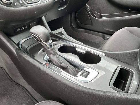 Used 2023 Chevrolet Malibu LT FWD image 16
