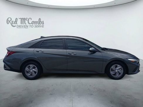 Used 2024 Hyundai Elantra SE FWD image 6