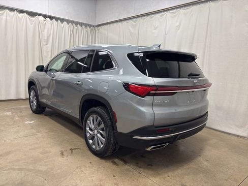 Used 2025 Buick Enclave Preferred image 5