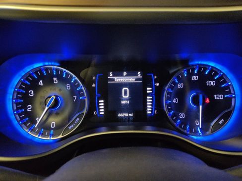 Used 2023 Chrysler Voyager LX FWD image 23