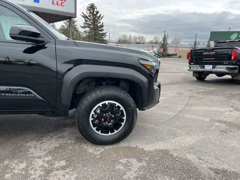 Used 2025 Toyota Tacoma TRD Off-Road AWD/4WD image 14