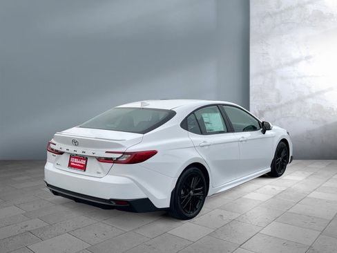 New 2026 Toyota Camry SE image 6