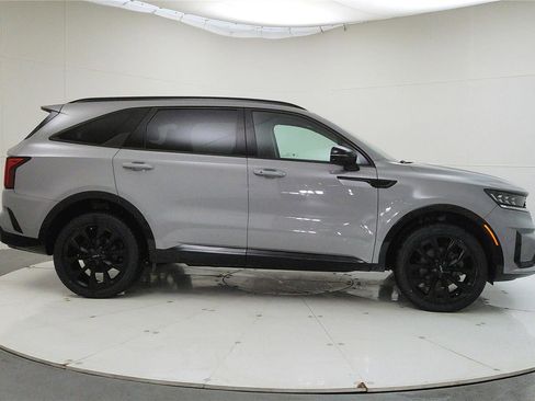Used 2022 Kia Sorento SX image 9