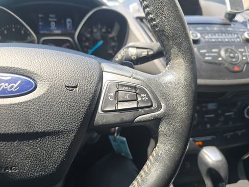 Used 2018 Ford Escape SE w/ SE Sport Appearance Package AWD/4WD image 18
