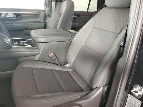 New 2026 Chevrolet Tahoe LS image 12