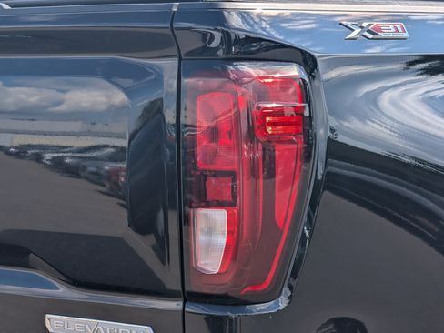 Used 2021 GMC Sierra 1500 Elevation w/ LPO, Elevation Black Package AWD/4WD image 17