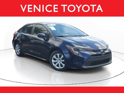 Used 2024 Toyota Corolla LE image 1