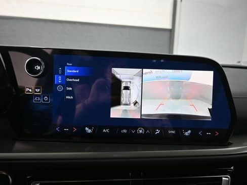 New 2026 Chevrolet Traverse LT w/ Driver Confidence Package FWD image 19