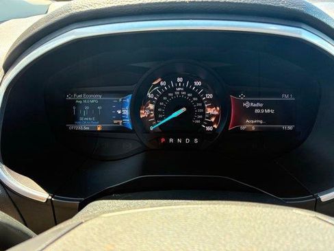 Used 2018 Ford Edge Titanium FWD image 12