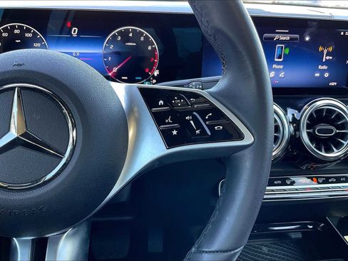 Certified 2025 Mercedes-Benz GLB 250 image 21