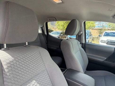Used 2021 Toyota Tacoma SR5 AWD/4WD image 13