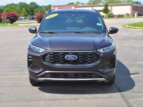 Used 2023 Ford Escape ST-Line w/ Tech Pack #1 AWD/4WD image 8