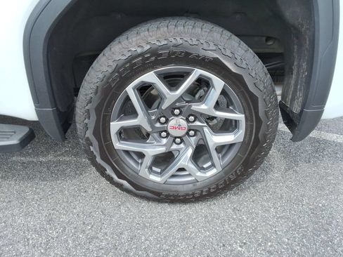 Certified 2025 GMC Sierra 1500 SLT w/ SLT Premium Plus Package AWD/4WD image 14