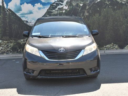 Used 2015 Toyota Sienna LE FWD image 5