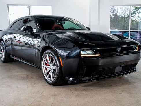 Used 2025 Dodge Charger R/T Scat Pack w/ Track Pack image 4