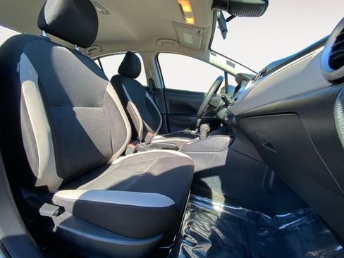 Used 2022 Nissan Versa SV image 15