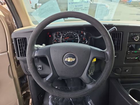 Used 2011 Chevrolet Express 1500 LS RWD image 21
