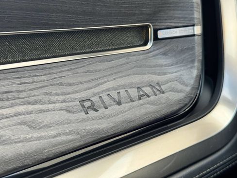 Used 2022 Rivian R1S Launch Edition image 39
