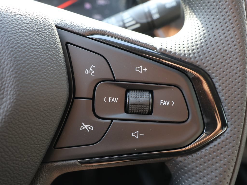 New 2026 Chevrolet Trax LS w/ LS Convenience Package FWD image 17