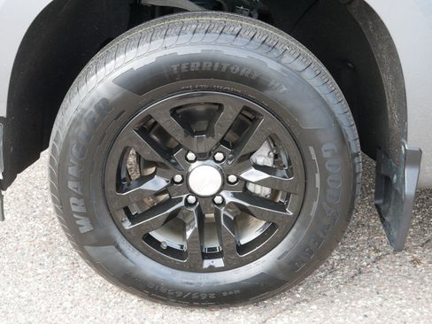 Used 2021 Chevrolet Silverado 1500 LT w/ Z71 Off-Road Package image 15