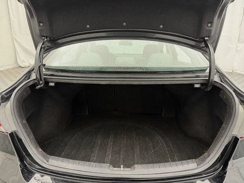 Used 2017 Hyundai Elantra SE FWD image 18