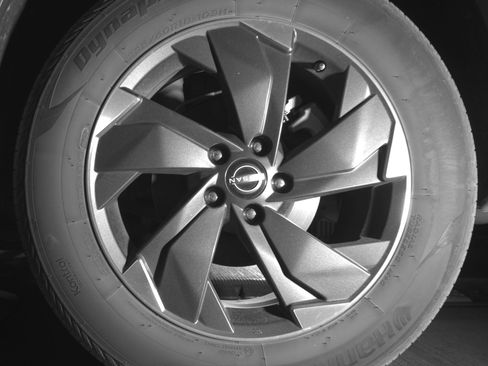 Used 2025 Nissan Rogue SV image 14