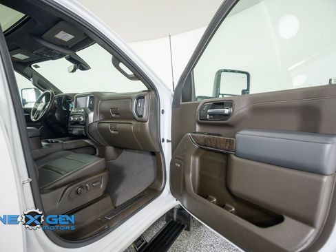 Used 2023 GMC Sierra 2500 Denali w/ Denali Ultimate Package AWD/4WD image 43