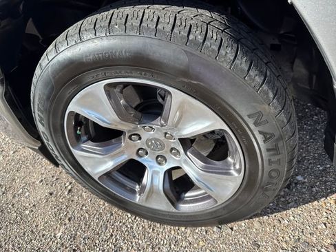 Used 2020 RAM 1500 Laramie image 18