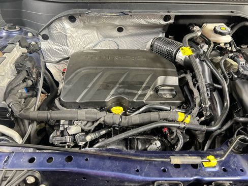 Used 2024 Chevrolet Trax LT w/ LT Convenience Package image 28