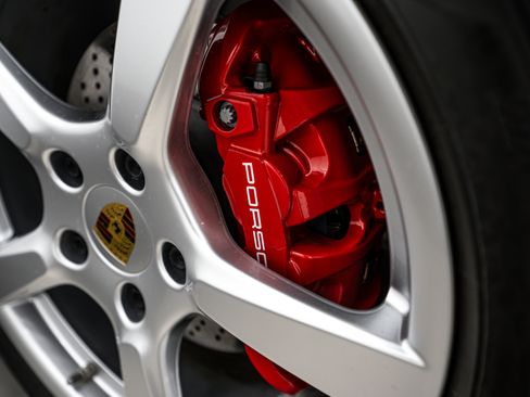 Certified 2018 Porsche 718 Cayman S RWD image 24