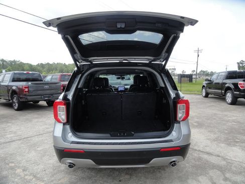 Used 2021 Ford Explorer Limited w/ Equipment Group 301A RWD image 15