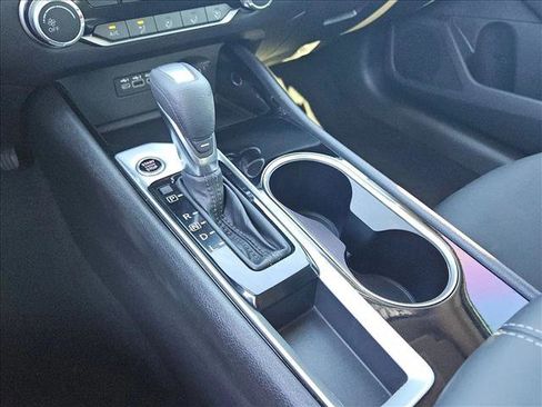 Used 2024 Nissan Altima 2.5 SV image 12