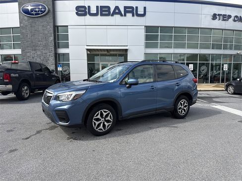 Used 2020 Subaru Forester Premium image 5