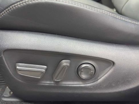 Used 2021 Toyota RAV4 XLE Premium image 22