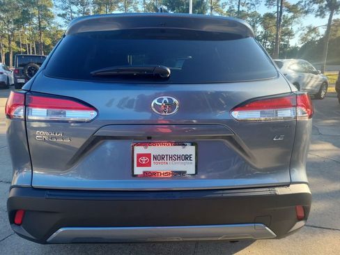 Certified 2025 Toyota Corolla Cross LE image 3