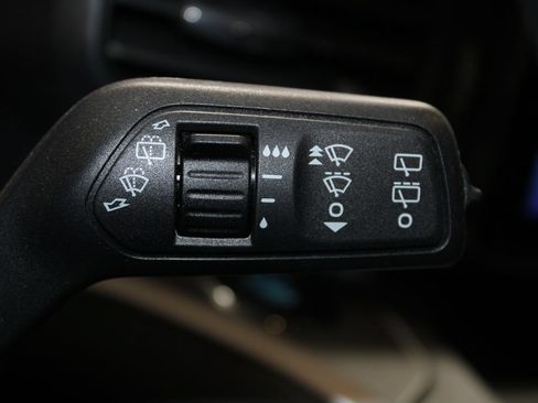 Used 2021 Ford Explorer XLT RWD image 26