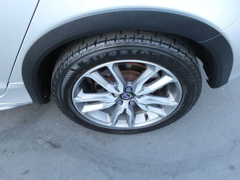 Used 2018 Volvo V60 T5 Cross Country image 14