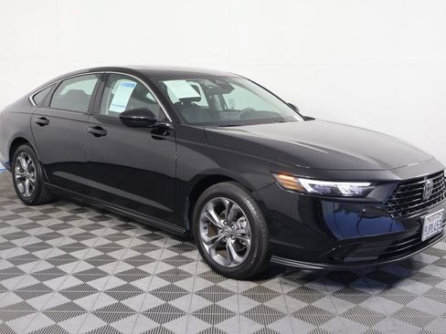 Used 2023 Honda Accord EX image 3