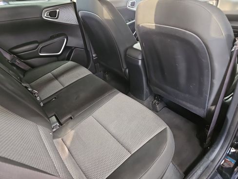 Used 2020 Kia Soul LX FWD image 11